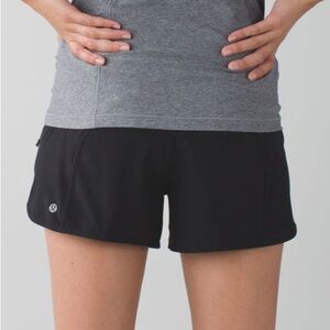 lululemon Tracker Short 4” in Black